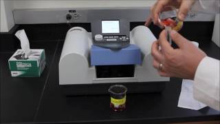 How to use a spectrophotometer Spectronic 200E [upl. by Chastity]